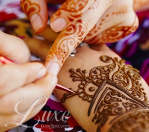 Henna Artist at Luxe!